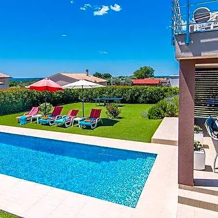 Stefanja Modern Retreat 普拉
