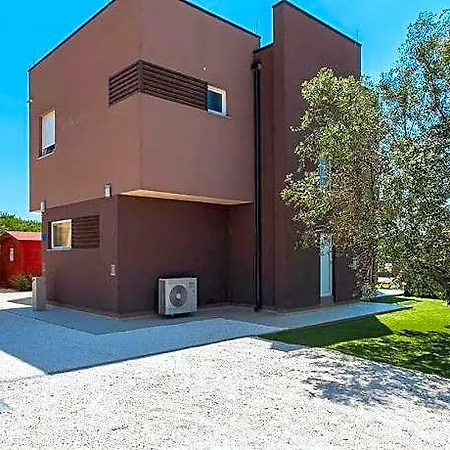 Stefanja Modern Retreat 4* Pula