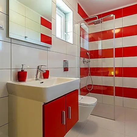Stefanja Modern Retreat 普拉